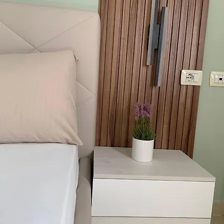 Breezy Lungomare Apartment
