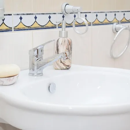 Breezy Lungomare Apartament *